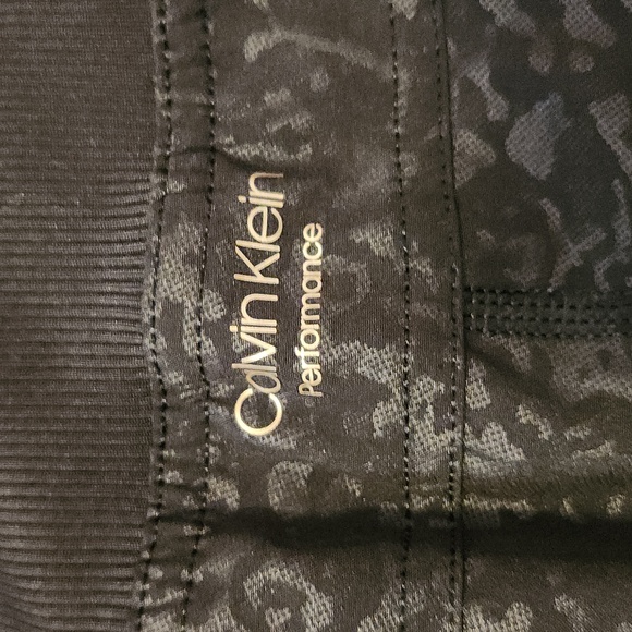 Calvin Kline black athletic performance joggers size medium camo design - Picture 8 of 10